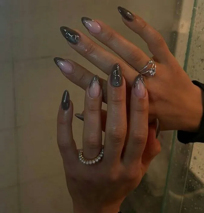 50 simple halloween nails that are chic 026 02a46152f0