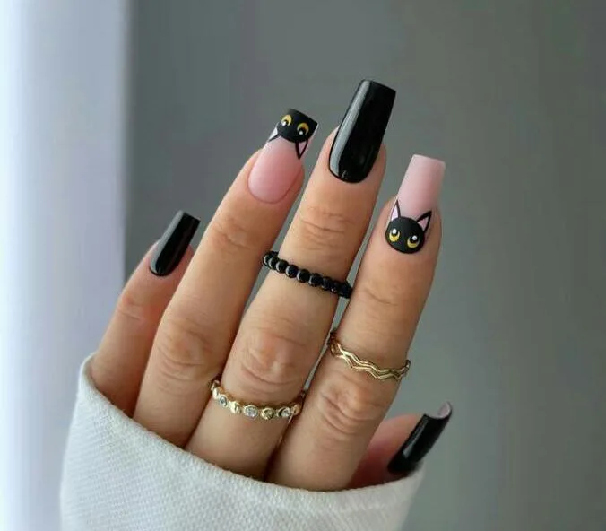 50 simple halloween nails that are chic 047 487880d62b
