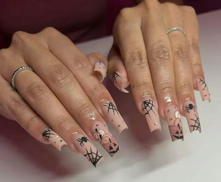 50 simple halloween nails that are chic 049 ad6a6df2f5