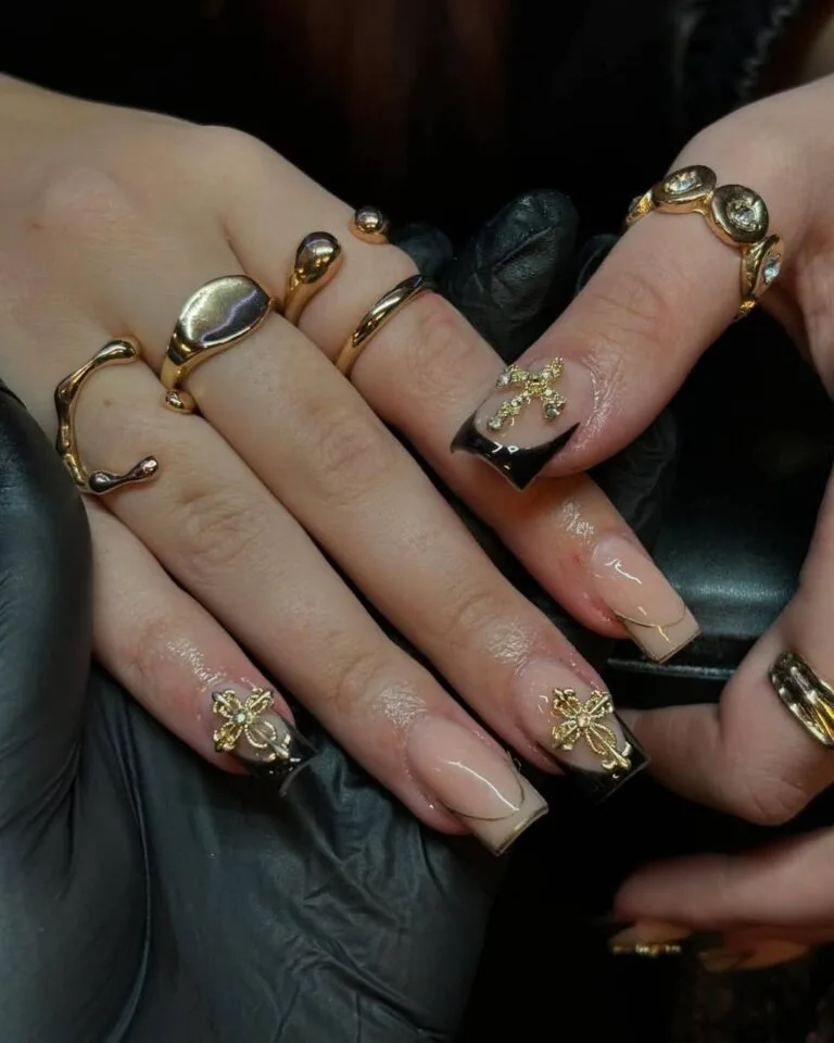 50+ Black and Gold French Tip Nails That Bring the Drama 1