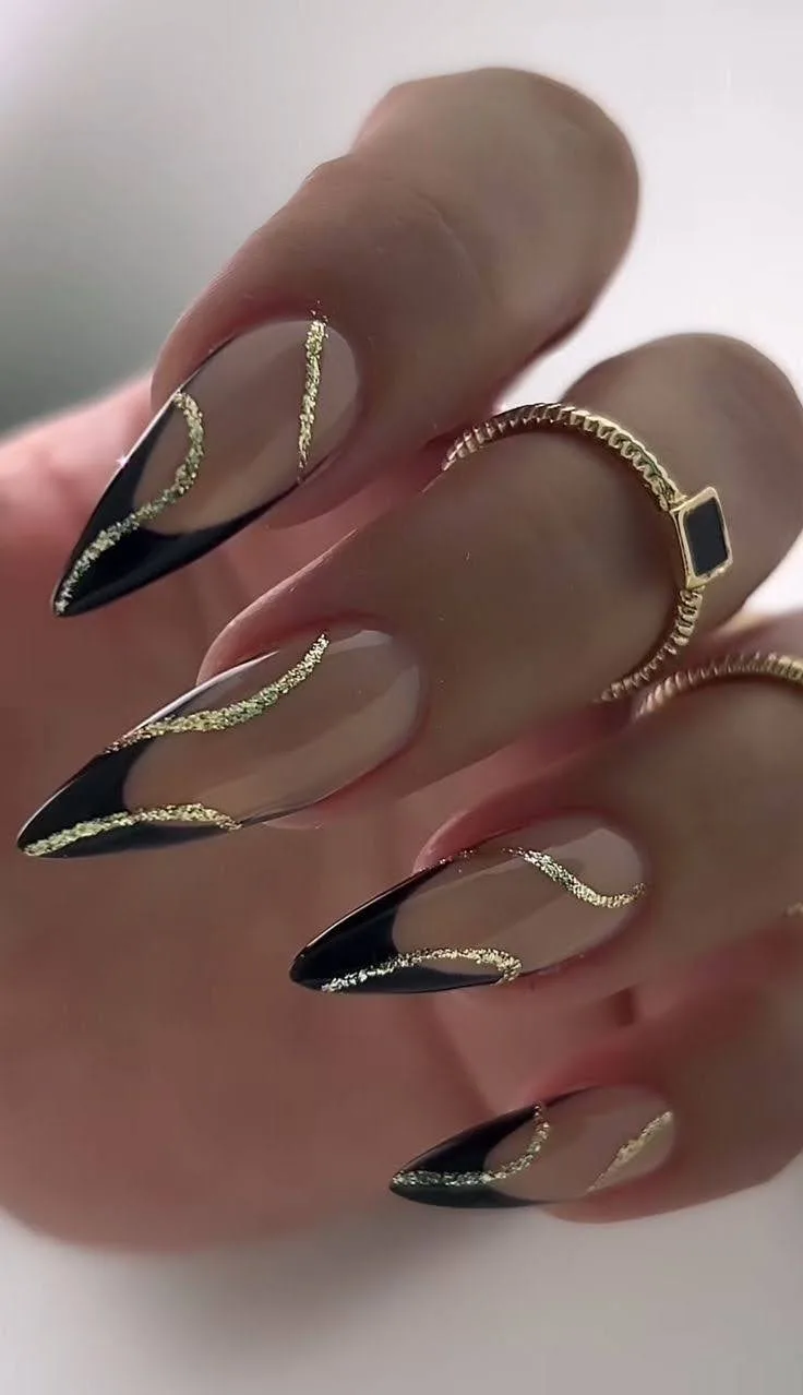 black and gold french tip nails 008 413fbae839