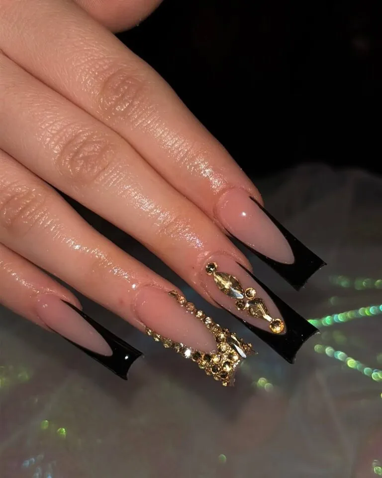 black and gold french tip nails 021 32a246a4f1