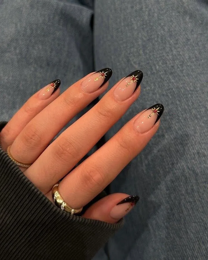 black and gold french tip nails 025 7ce774ad75