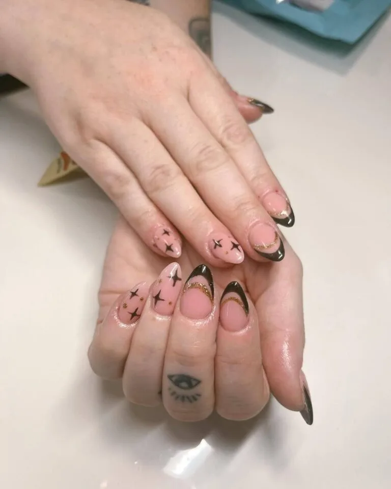 black and gold french tip nails 044 679f5f72fa