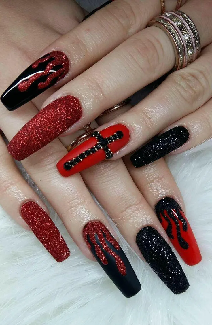 black and red halloween nails 021 02e50b07de