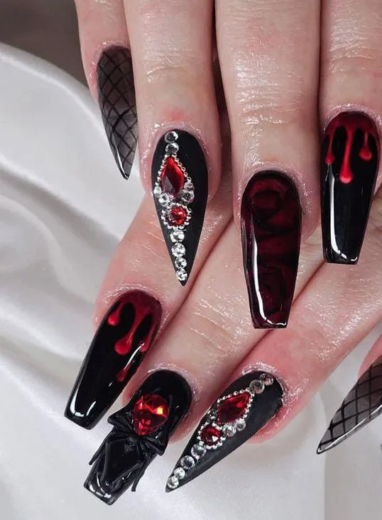 black and red halloween nails 040 ce6e9c2e23