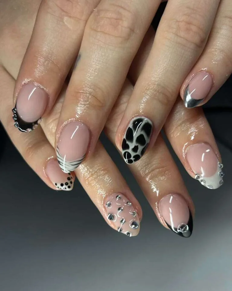 black and silver french tip nails 004 8667c1b94f