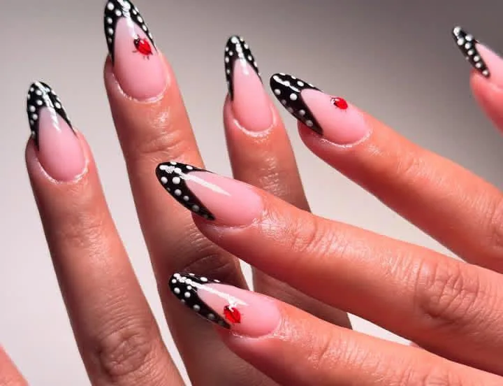 50+ Black French Tip Almond Nails That Redefine Chic Elegance 1