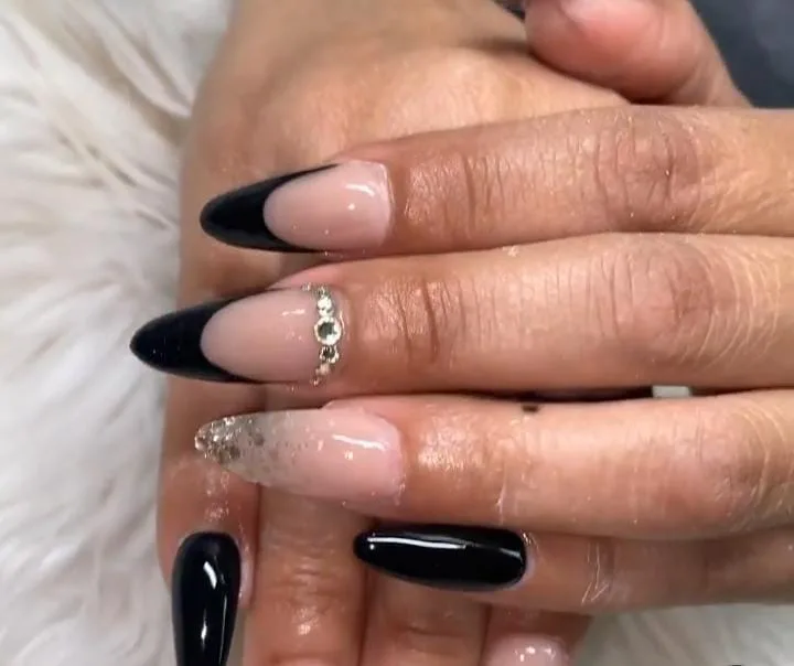 black french tip almond nails 012 39e3d4f623