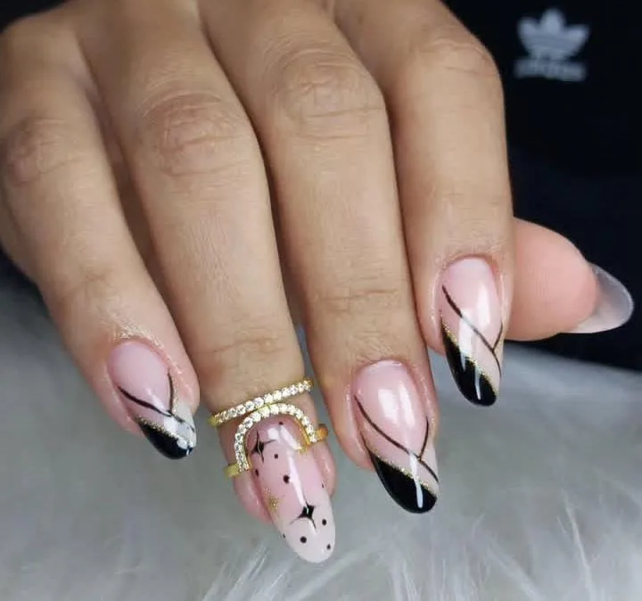 black french tip almond nails 018 0158cbdb7a