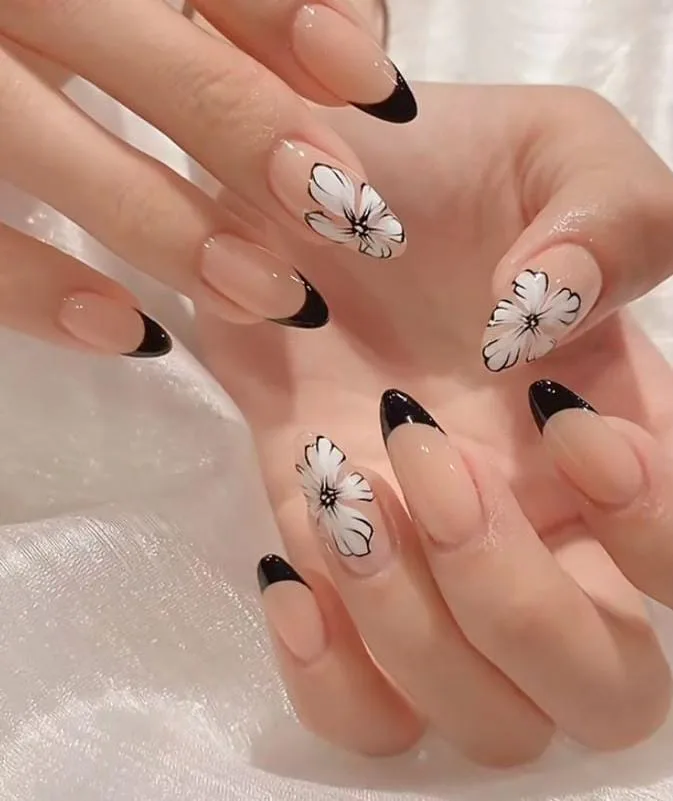 black french tip almond nails 045 22438d6327