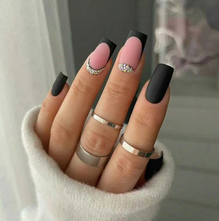 black french tip nails with rhinestones 019 e1edba3fda