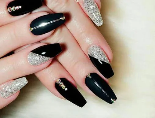 black winter nails 011 cfb64eb54a