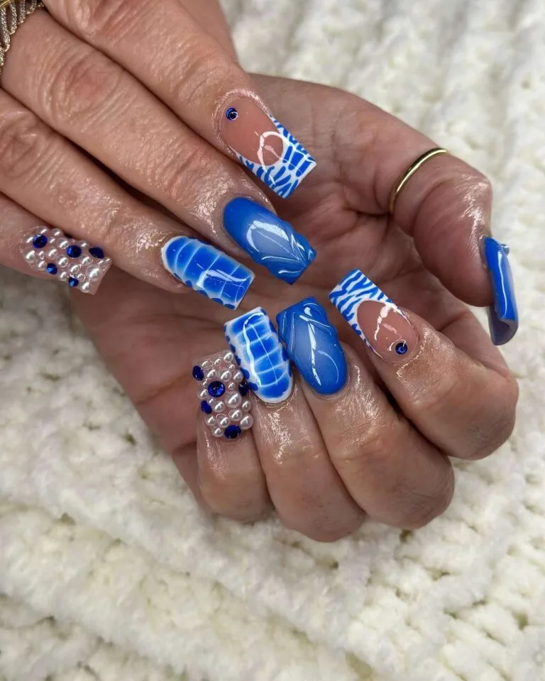 blue and white french tip nails 002 8cd27be4ba