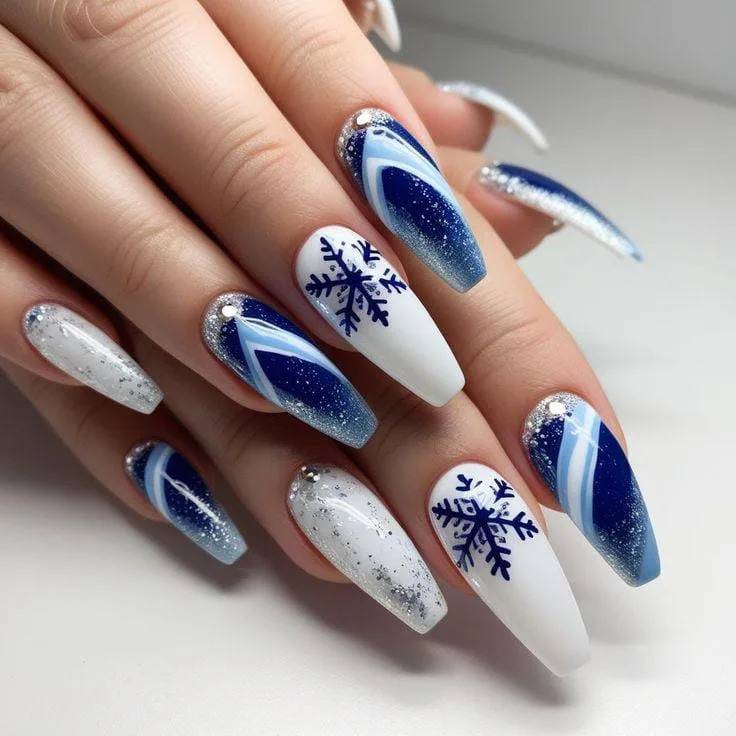 blue and white winter nails 020 4a10ad6379