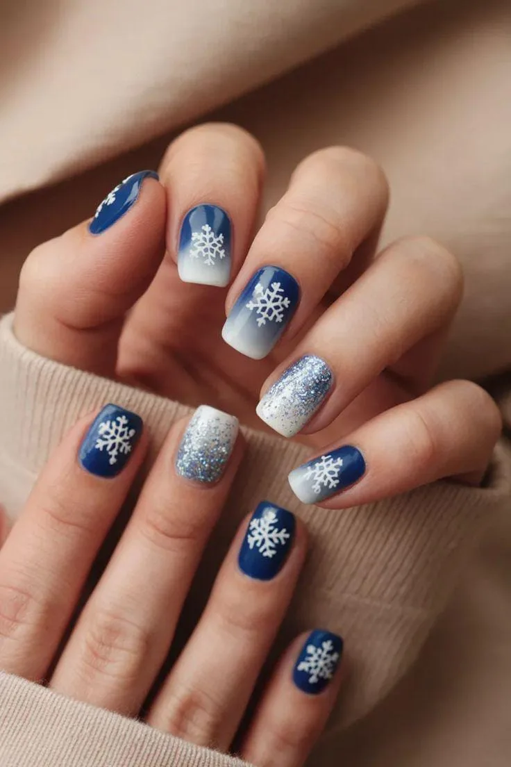 blue and white winter nails 021 067d71d4d1
