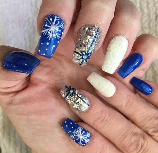 blue and white winter nails 032 f733d0332a