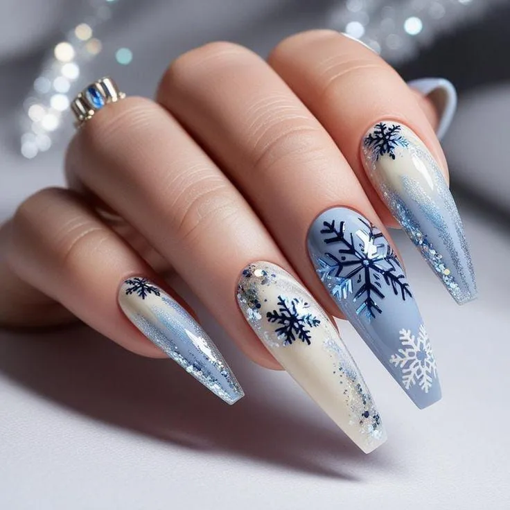 blue and white winter nails 041 d4f75e6deb
