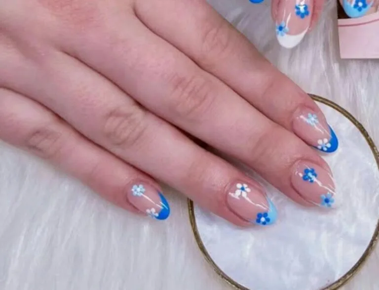 blue french tip nails with flowers 006 7b9ad910e3