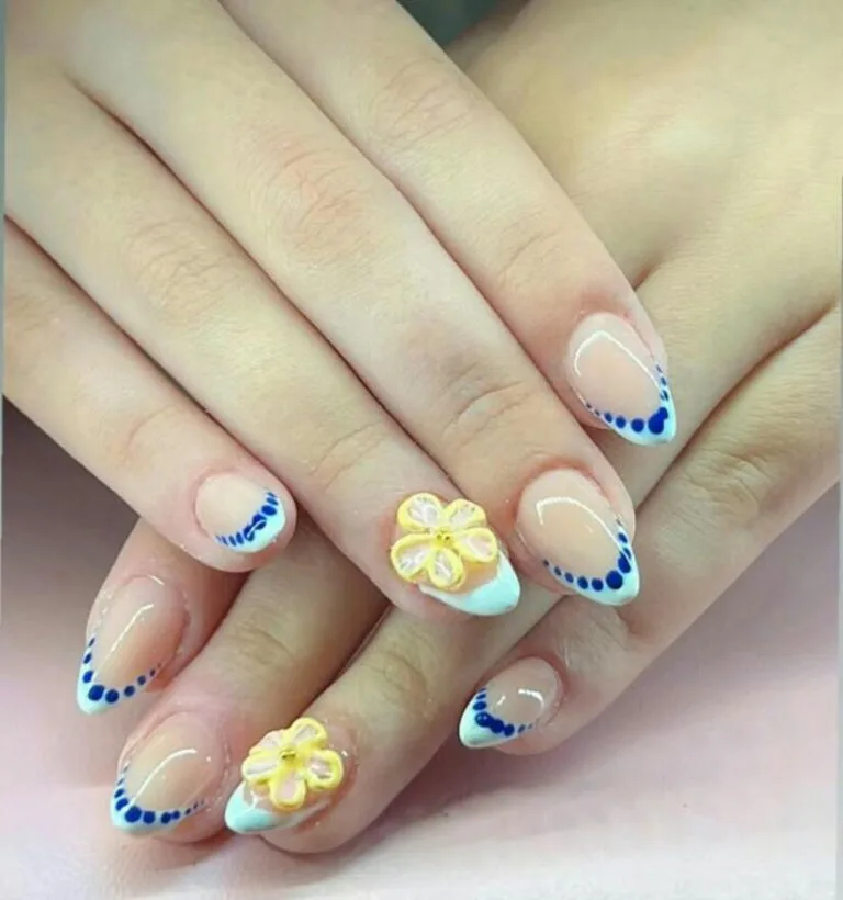 blue french tip nails with flowers 010 c082b78967