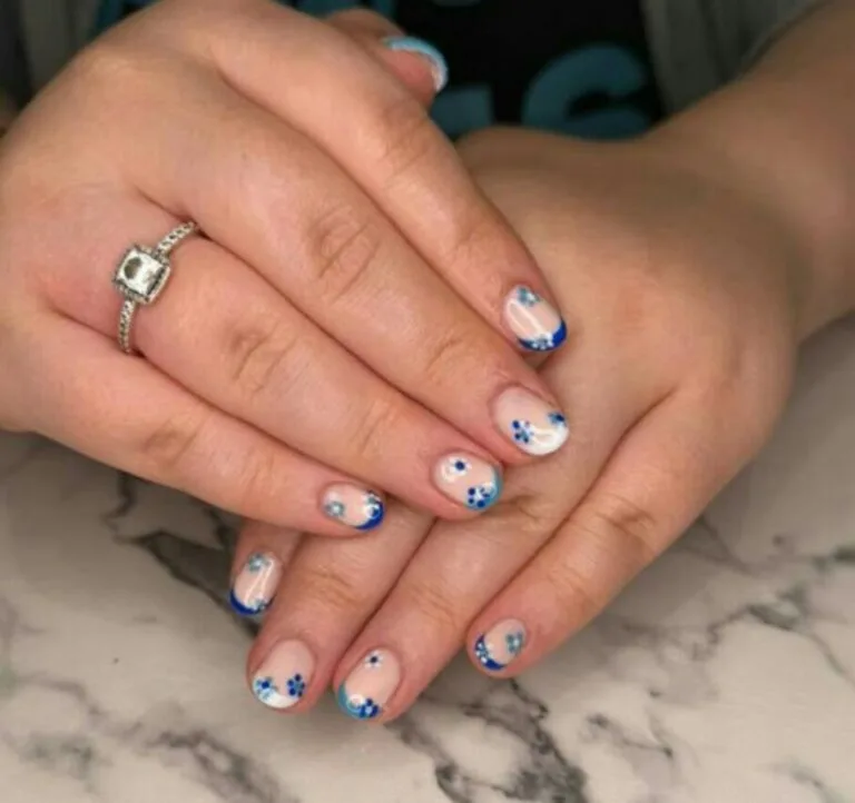 blue french tip nails with flowers 015 2abe0b4bcc