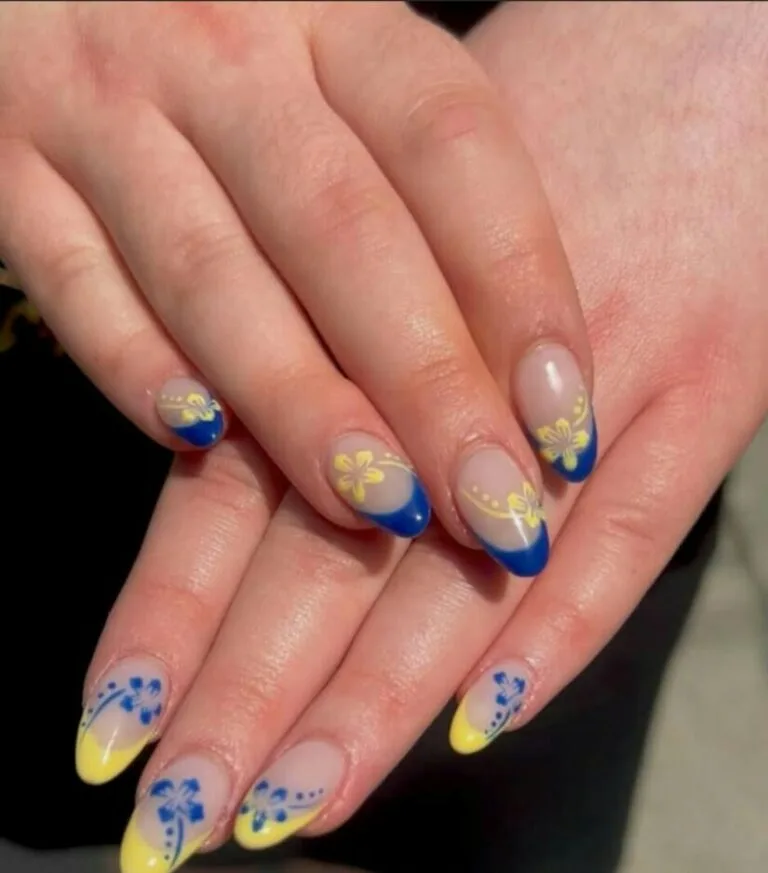 blue french tip nails with flowers 018 fb4e181fb6