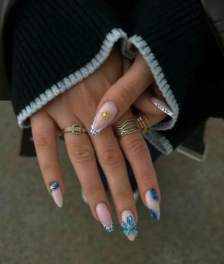 blue french tip nails with flowers 026 f12f83e2d6