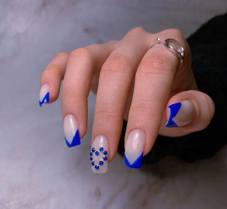 blue valentines nails 042 185777f5a2
