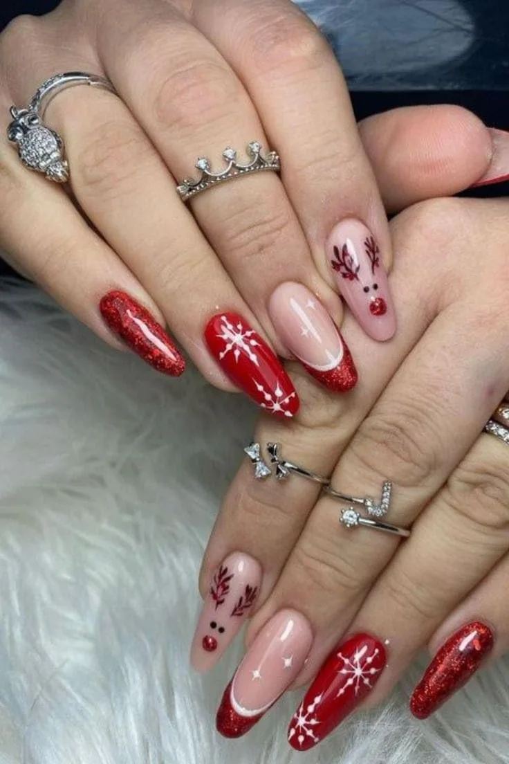 Christmas Almond Nails That Are Sleek, Sparkly, and So 2025 1