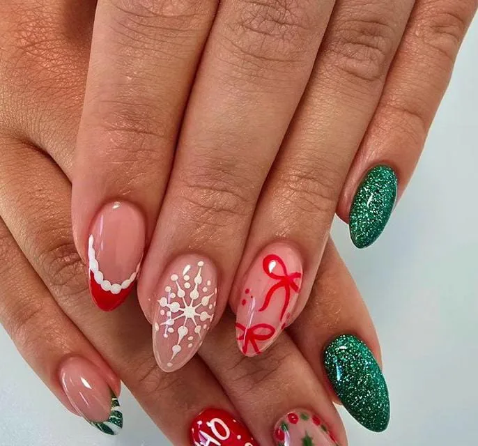 christmas almond nails 009 81fa8f6bcd