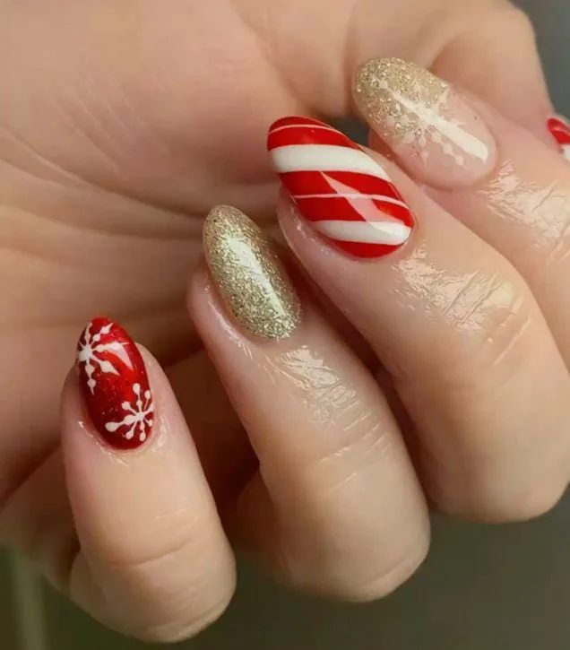 christmas almond nails 027 6aec41fc1e