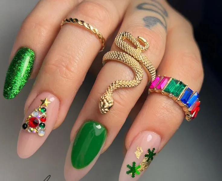 christmas almond nails 037 5807e499f3