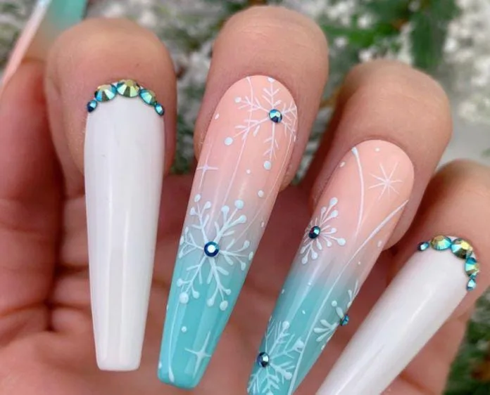 Christmas Coffin Nails for 2025 That Redefine Festive Glam 1