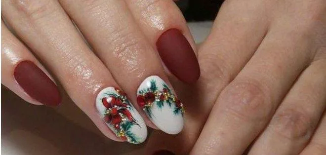 christmas holly nails 011 e872e3c479