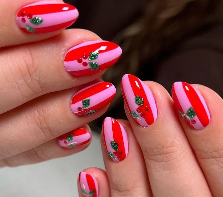 christmas holly nails 016 e1ce2c89eb
