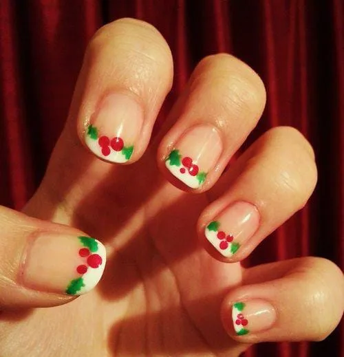 christmas holly nails 019 2b0b14199a