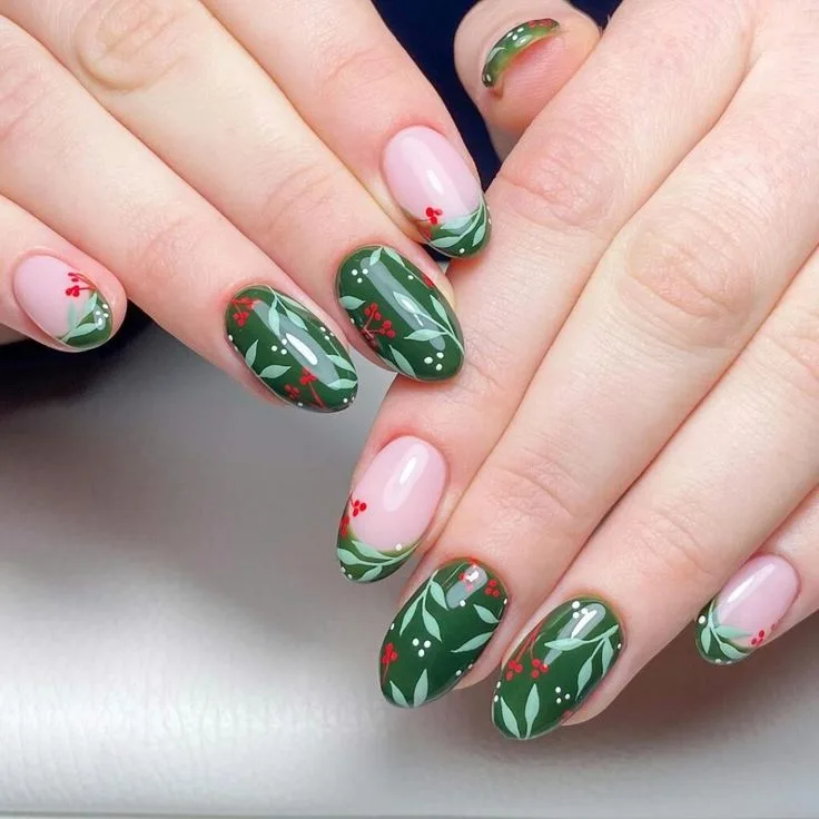 christmas holly nails 037 1f533771da