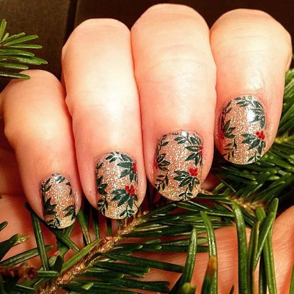 christmas holly nails 039 6096a44aef