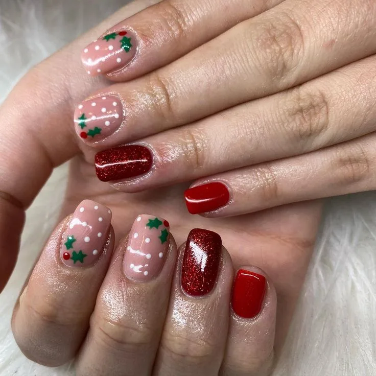 christmas holly nails 042 7f848e1974
