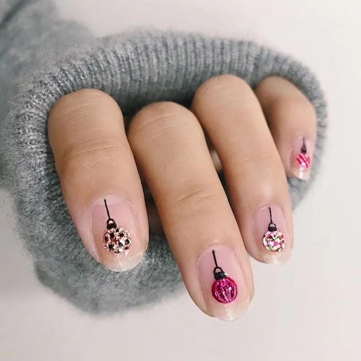 christmas ornament nails 007 50cb9982e9