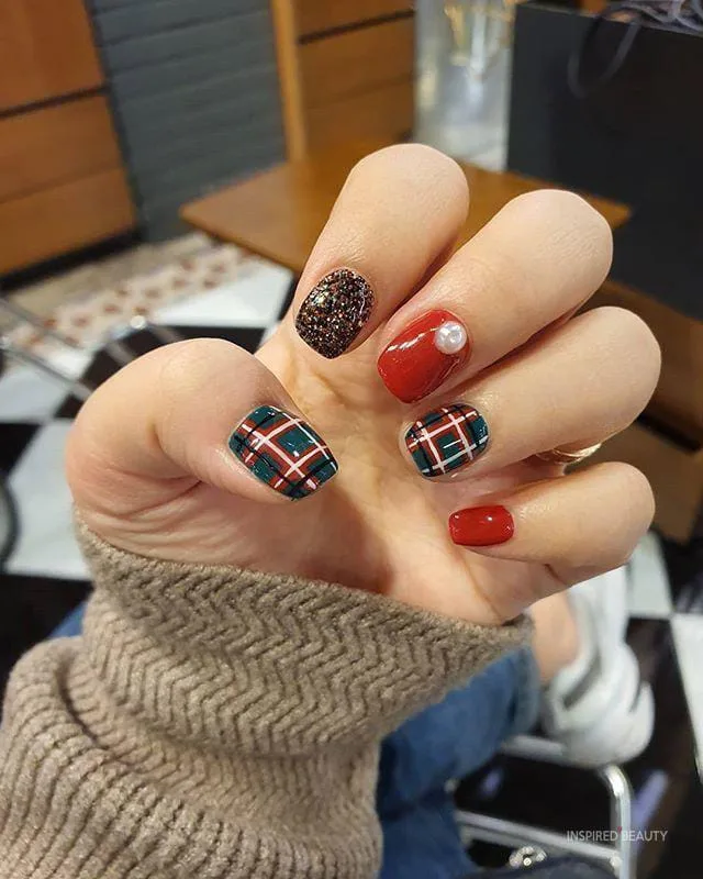 christmas plaid nails 028 4b9dfa9d7c