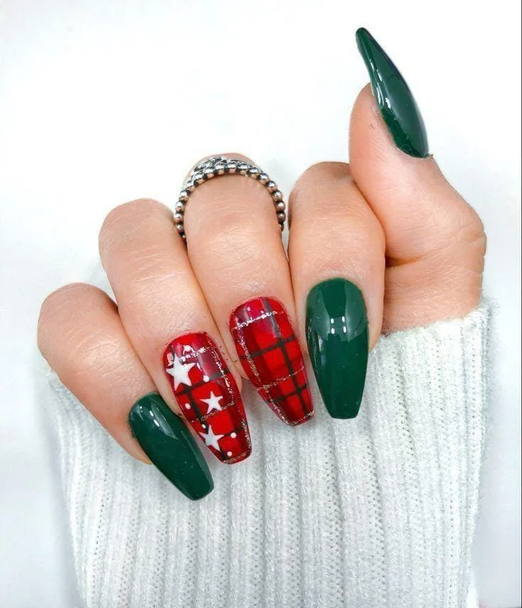 christmas plaid nails 041 4b1b1b13b6