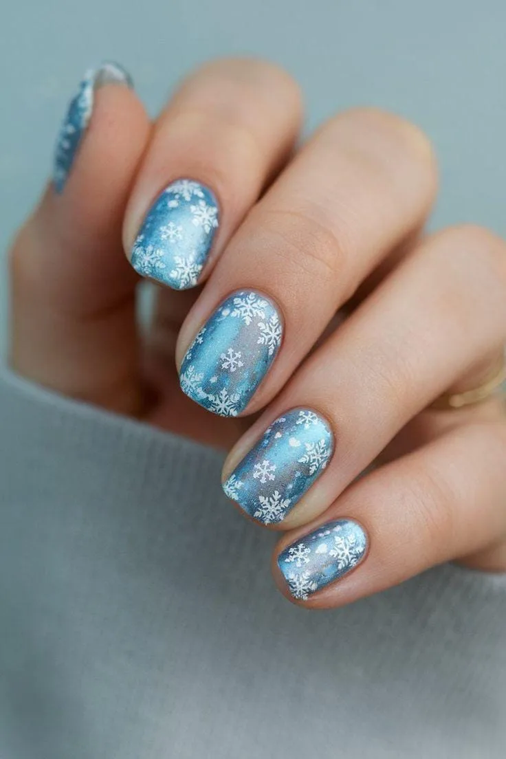 Chic and Frosty Christmas Snowflake Nails for 2025 1