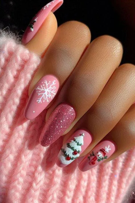 Elevate Your Holiday Look with These Classy Christmas Nails 1
