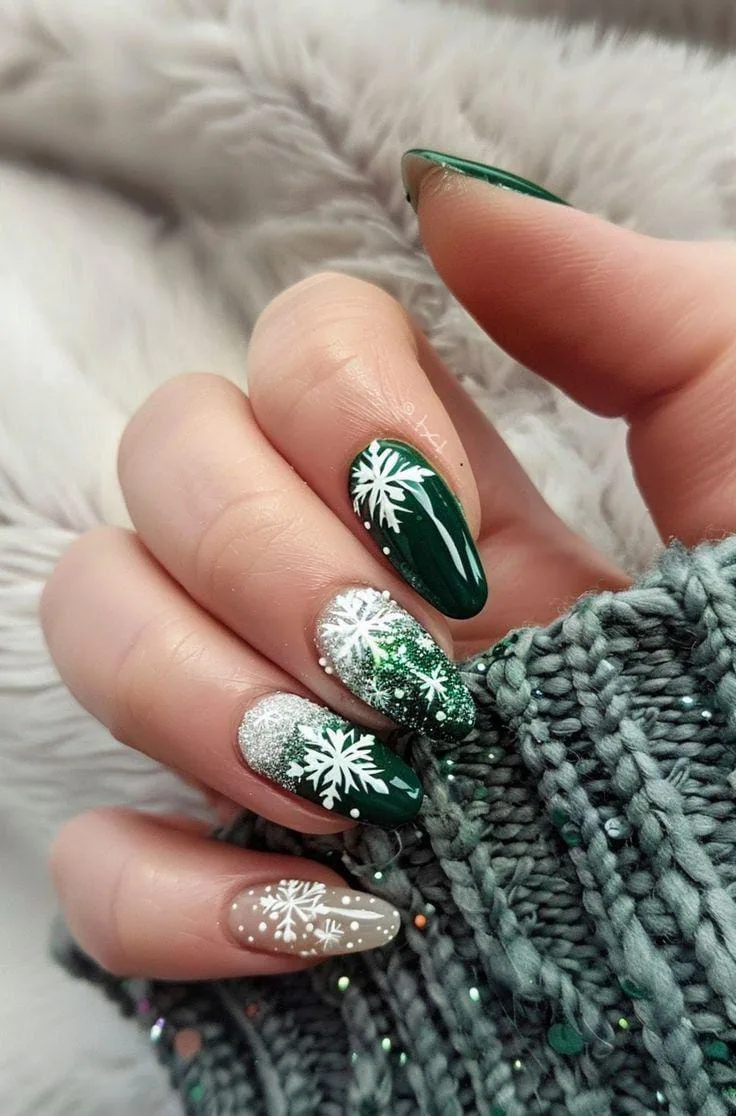 classy christmas nails 021 66acb636c6