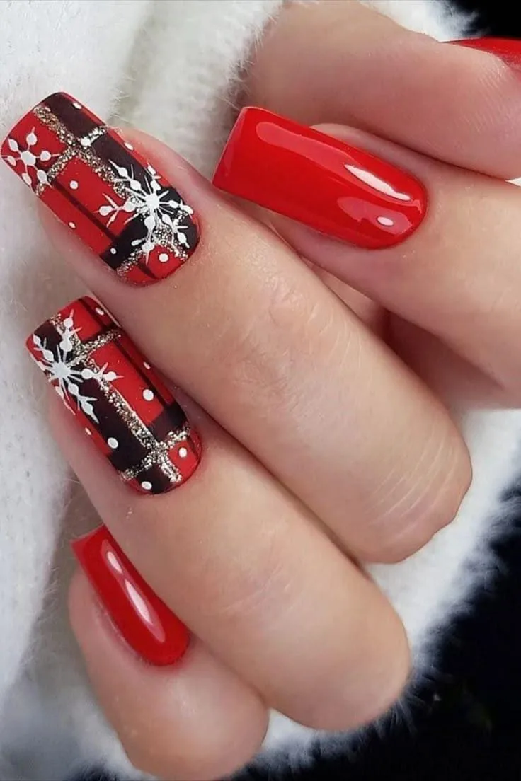 classy christmas nails 041 376679fd2d