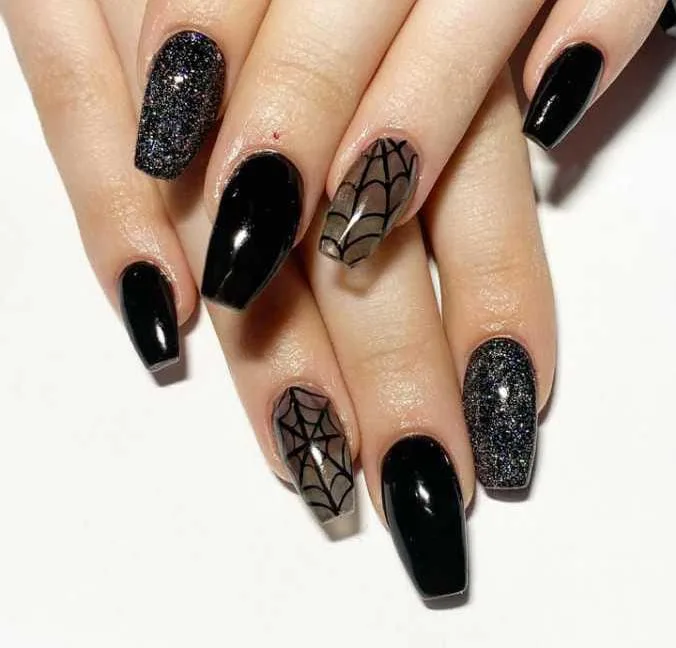 50+ Classy Halloween Nails for a Chic Spooky Season 1