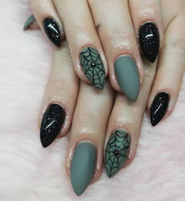 classy halloween nails 007 d7e805837e