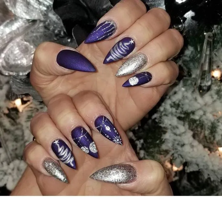 dark christmas nails 019 1581634f3c