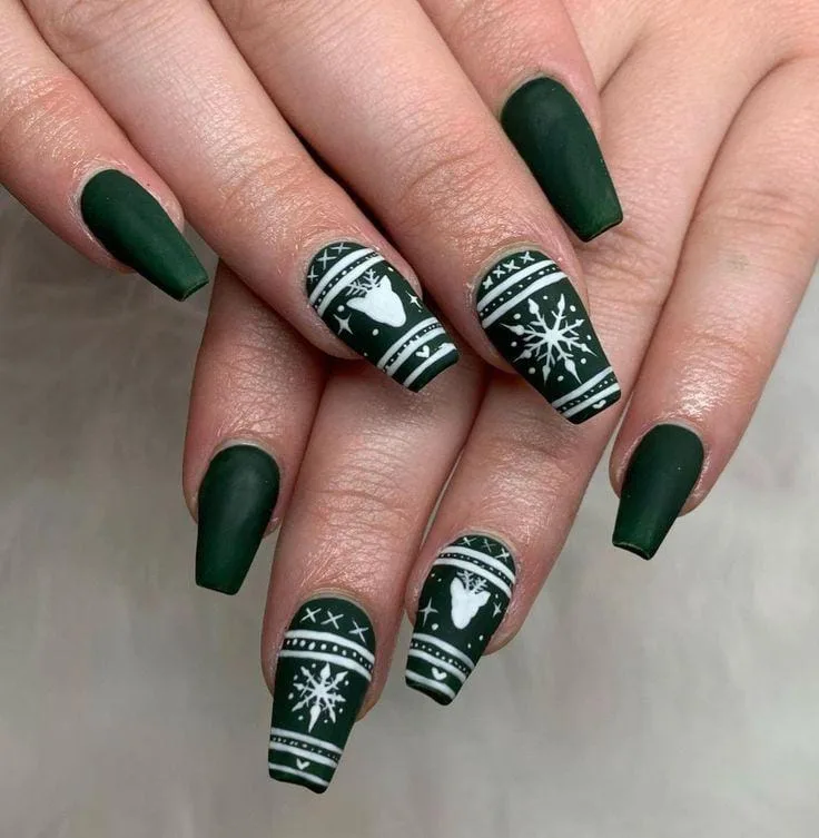dark christmas nails 038 ea2dddf2e4